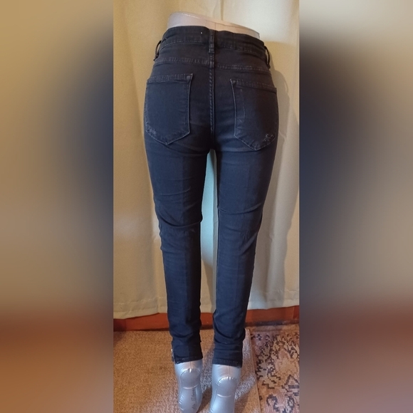 A Zara Woman Medium Rise Slim Fit Jeans - Picture 2 of 12